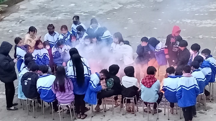 Trường học vùng cao Yên Bái lo sưởi ấm, phòng dịch cho học sinh
