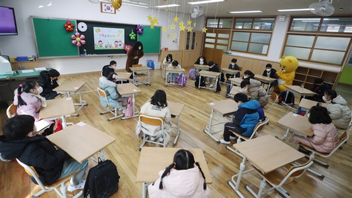 Hàn Quốc: F0 tăng nhanh trong trường học
