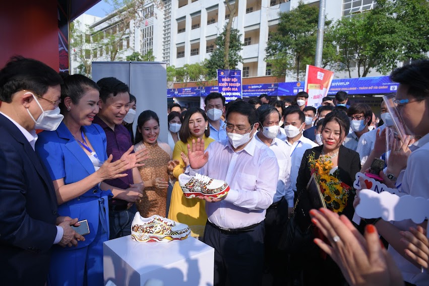 Thủ tướng Phạm Minh Chính: Muốn có khởi nghiệp đổi mới sáng tạo, phải có giáo dục đổi mới sáng tạo - Ảnh minh hoạ 3