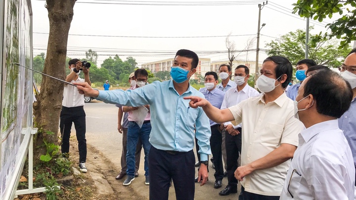 Bộ trưởng Nguyễn Kim Sơn kiểm tra thực tế Dự án Làng Đại học Đà Nẵng