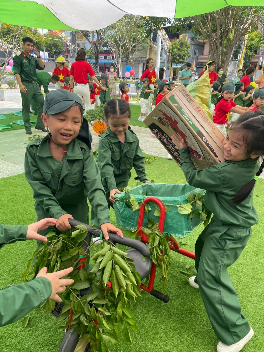 Đà Nẵng: Sôi động các hoạt động ngoại khóa mừng ngày thống nhất non sông - Ảnh minh hoạ 9