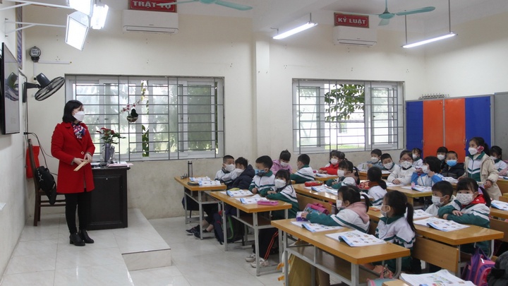 Hà Nội: Học sinh tiểu học và lớp 6 đi học trở lại từ 6/4