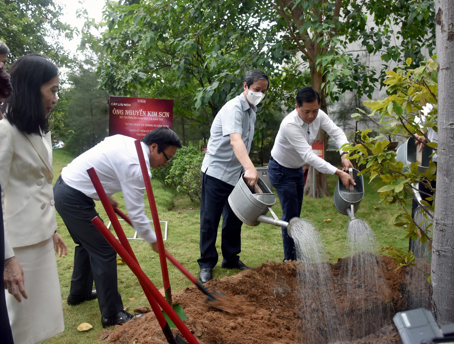 Bộ trưởng Nguyễn Kim Sơn: “Phát triển giáo dục không phân biệt công-tư” - Ảnh minh hoạ 6