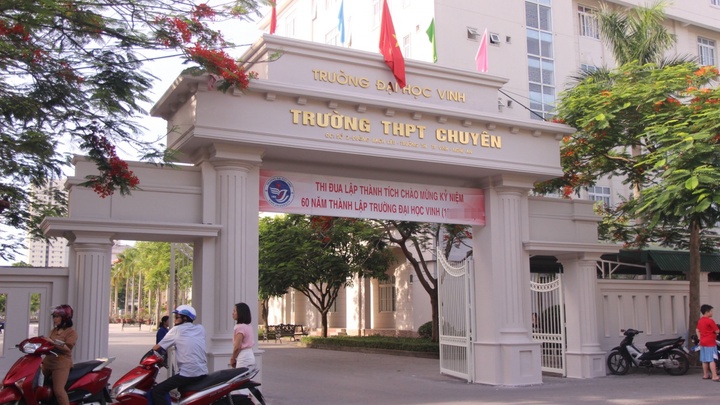 Trường THPT chuyên Đại học Vinh bỏ một số phương án tuyển thẳng vào lớp 10