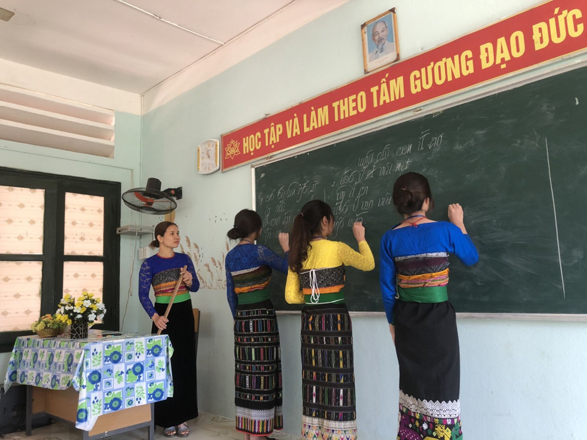 Trường học vùng cao trao truyền nét đẹp văn hóa dân tộc - Ảnh minh hoạ 4