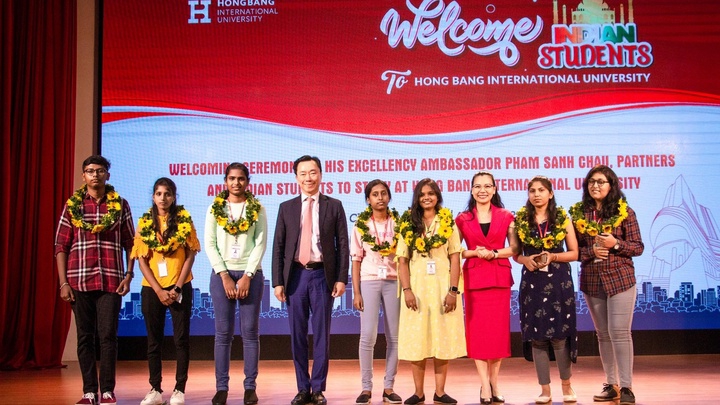 HIU đón những sinh viên quốc tế đầu tiên nhập học ngành Y khoa