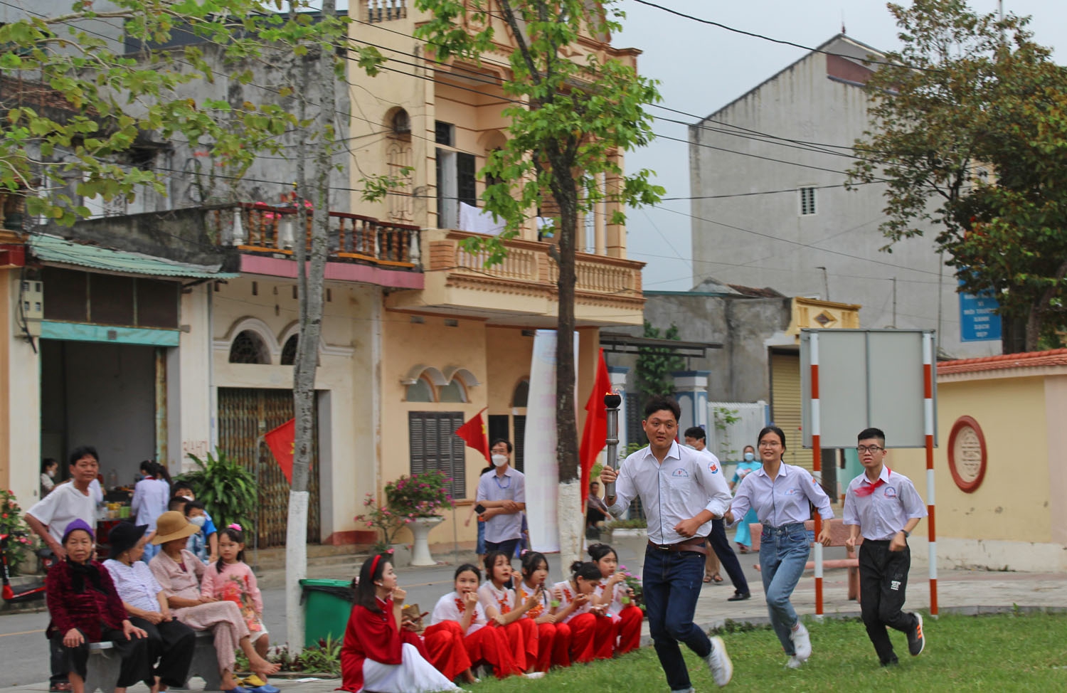 Thanh Hóa: Tuyên dương giáo viên, học sinh xuất sắc tại Lễ hội Bút Nghiên - Ảnh minh hoạ 2