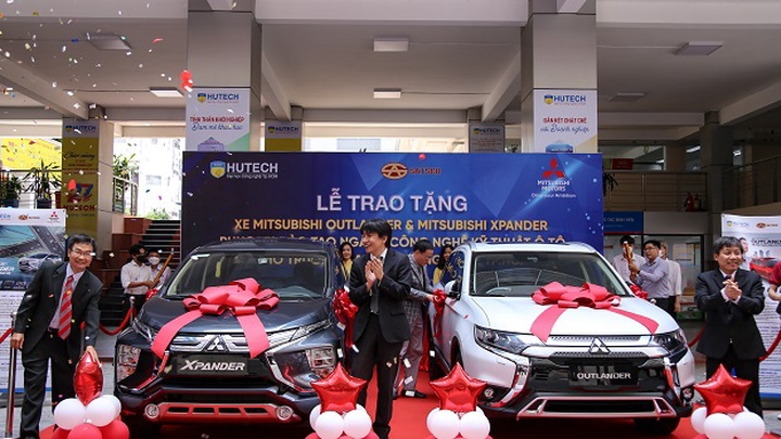 HUTECH được Mitsubishi Motors Vietnam tặng 2 ô tô phục vụ đào tạo