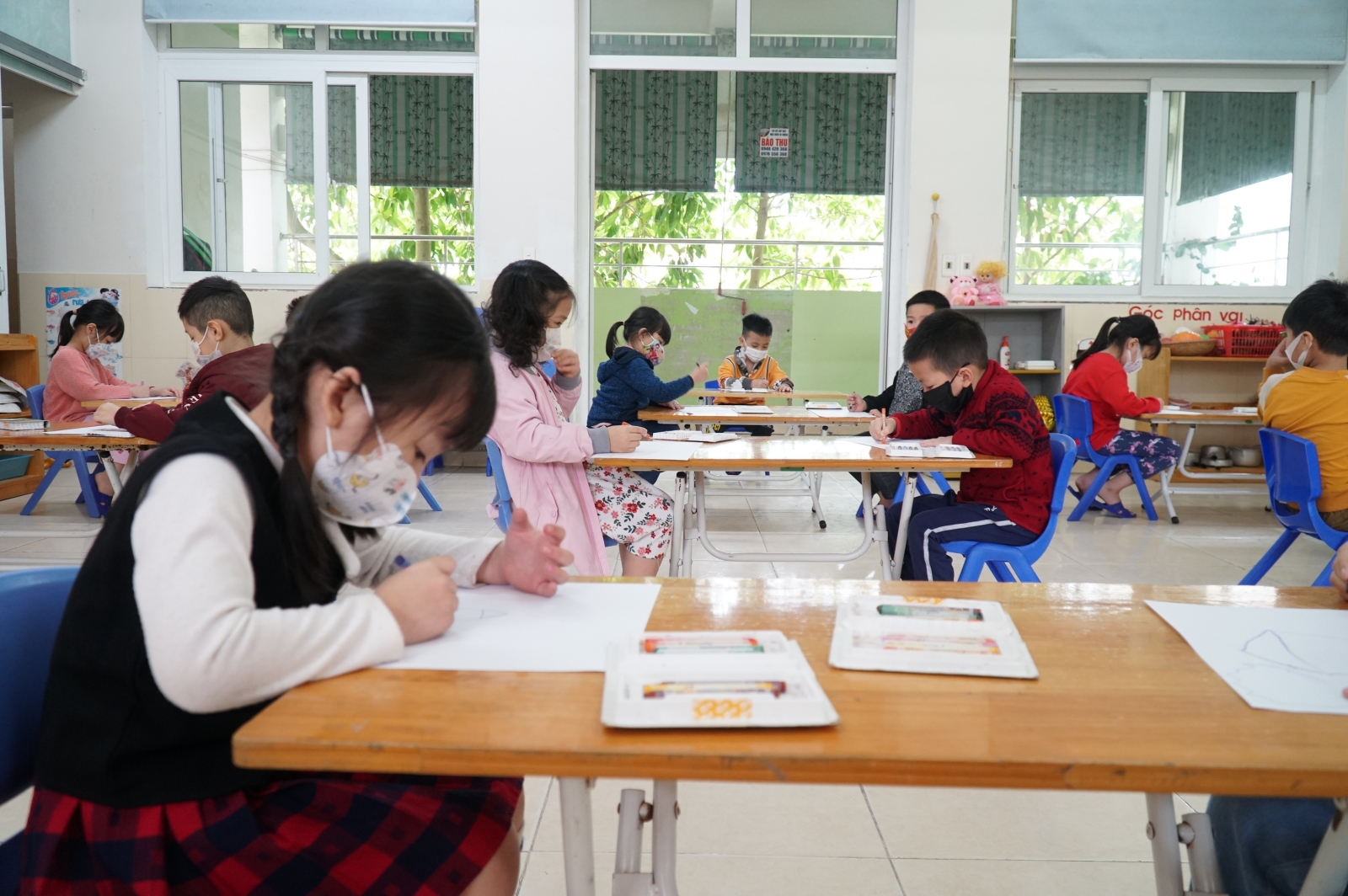 Nghệ An: Cô giáo mầm non vui mừng, xúc động đón trở lại trường - Ảnh minh hoạ 4