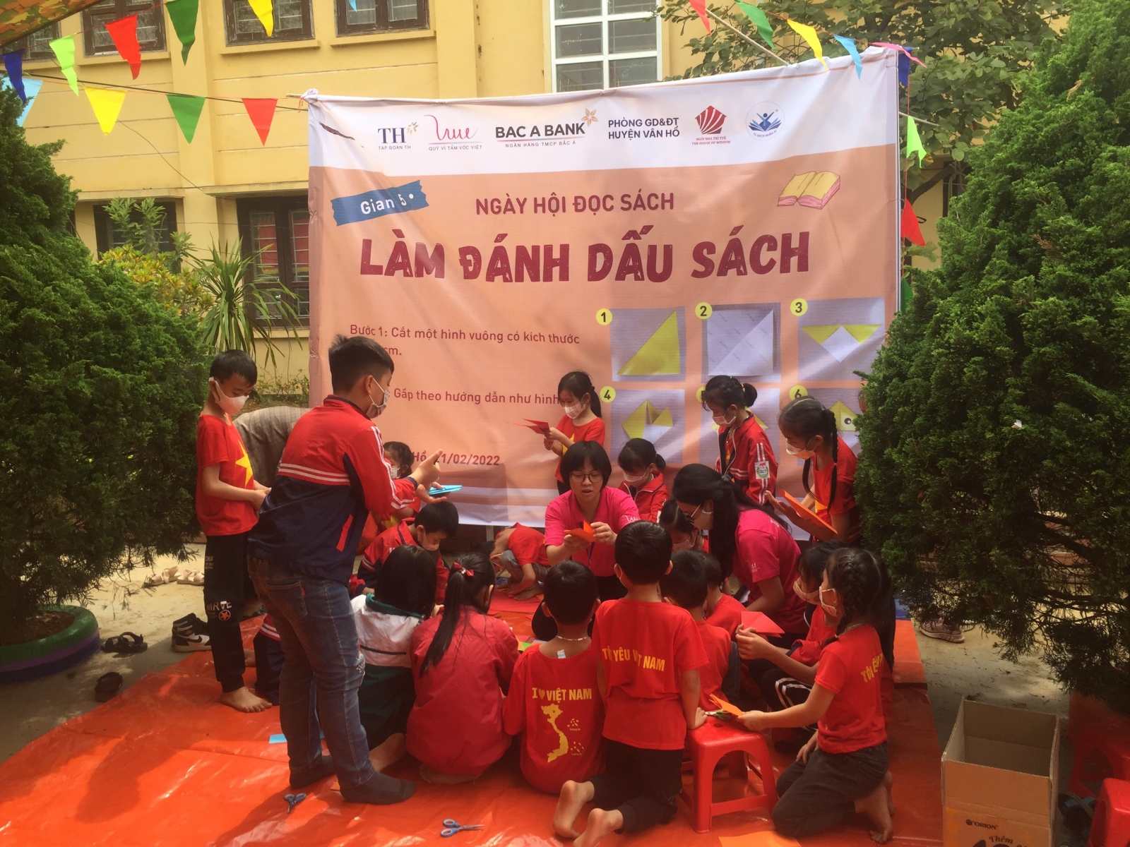 Tặng hơn 200 tủ sách trong ngày hội “Cuộc phiêu lưu vào xứ sở sách” tại Sơn La - Ảnh minh hoạ 3