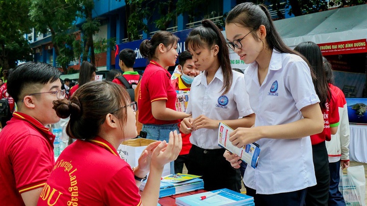 Đổi mới nội dung và phương thức tư vấn hướng nghiệp