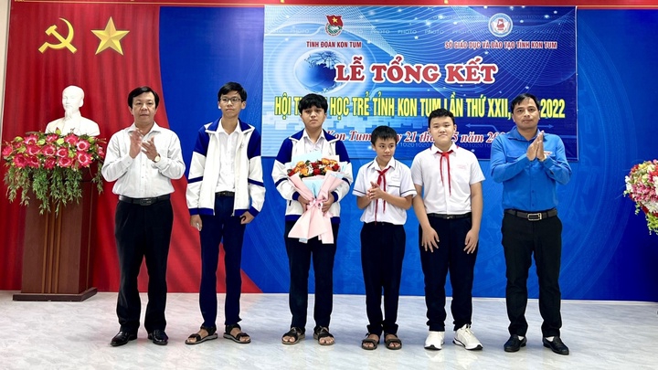 31 thí sinh đoạt giải trong Hội thi Tin học trẻ tỉnh Kon Tum