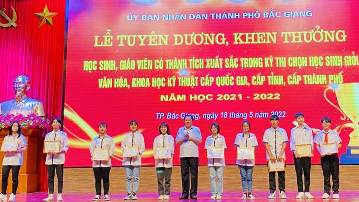 Năm thứ ba liên tiếp thành phố Bắc Giang dẫn đầu học sinh giỏi cấp tỉnh