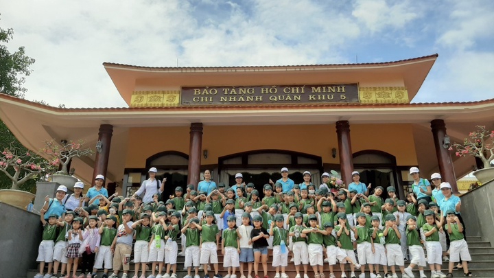 Vui sao những sáng tháng Năm