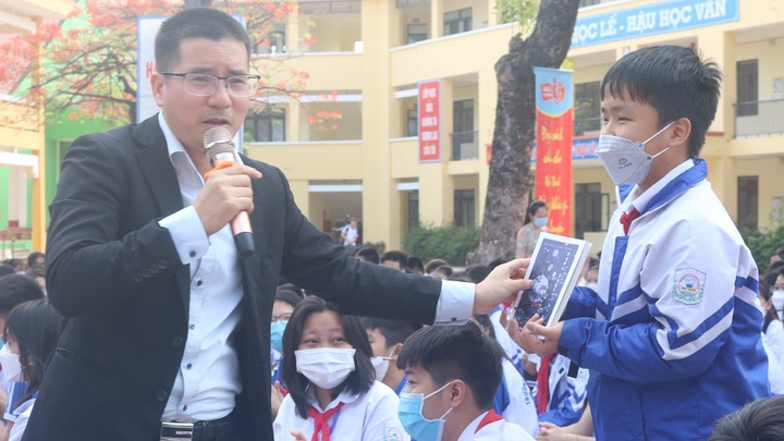 Thái Nguyên: Đem hứng khởi đọc sách đến trường học