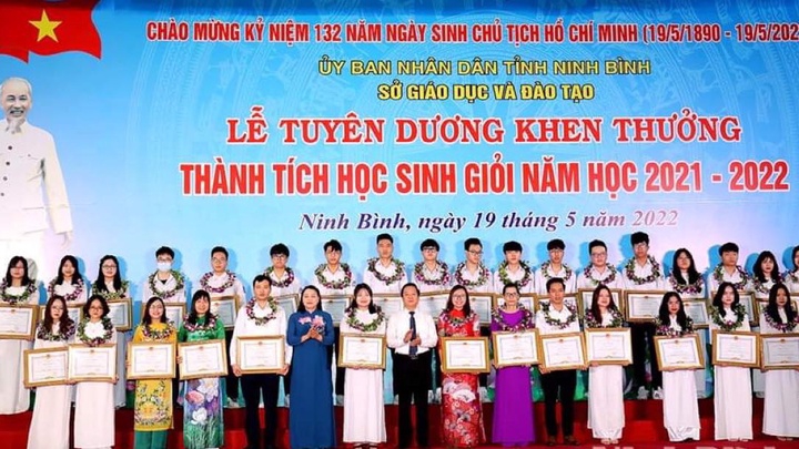 Ninh Bình tuyên dương, khen thưởng thành tích học sinh giỏi năm học 2021-2022