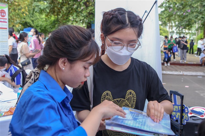 PGS,TS Đinh Văn Châu: Ưu tiên lợi ích người lao động, quyền lợi của người học - Ảnh minh hoạ 2