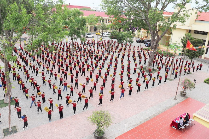 Vĩnh Phúc: Sôi nổi cuộc thi Hoạt động tập thể giữa giờ tại TP. Vĩnh Yên - Ảnh minh hoạ 9