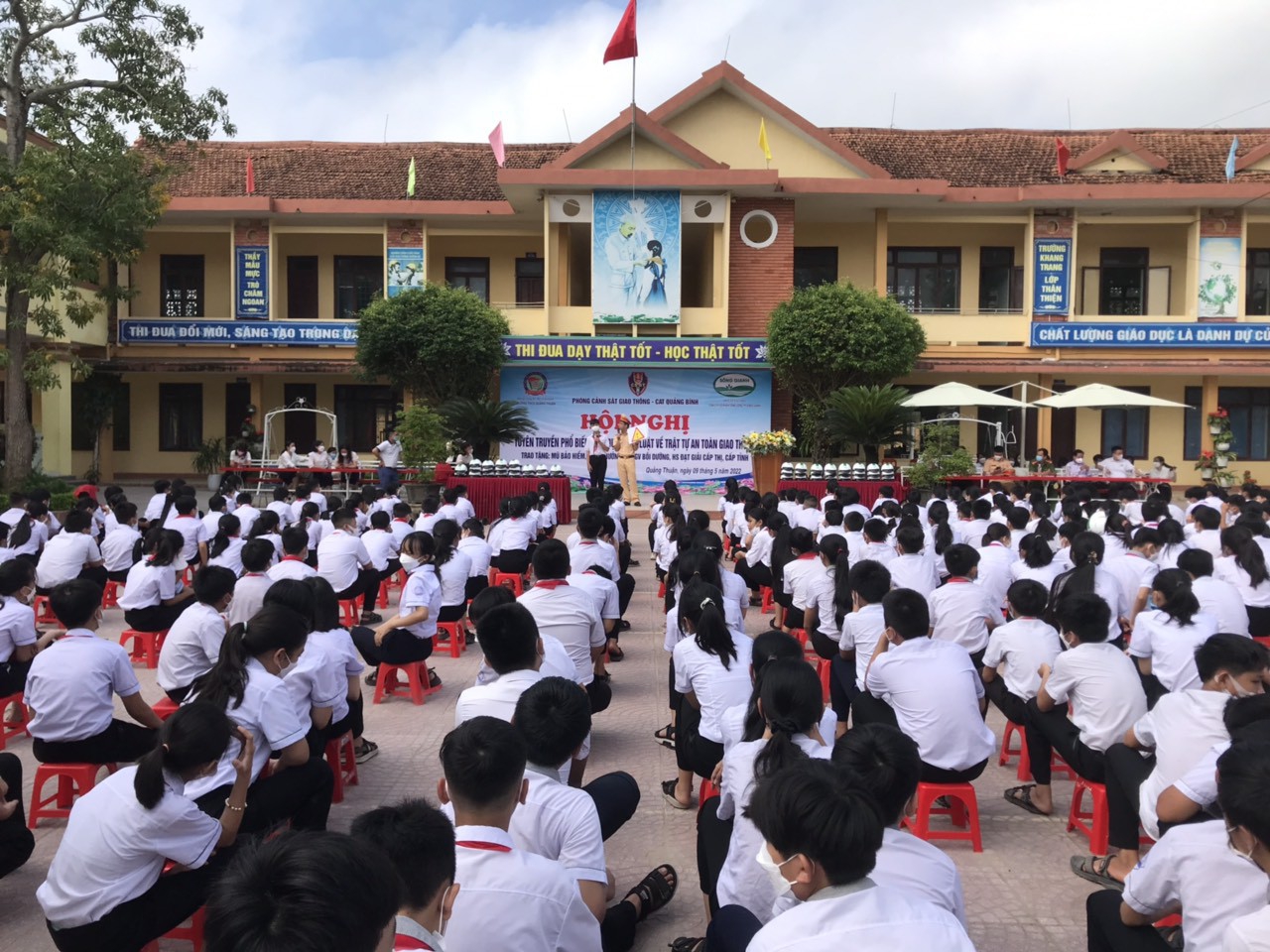 Tuyên truyền, giáo dục pháp luật về an toàn giao thông ngay tại trường học - Ảnh minh hoạ 2