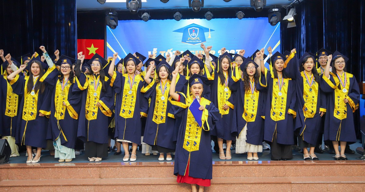 37 bác sĩ Y học dự phòng đầu tiên tốt nghiệp Trường Đại học Nguyễn Tất Thành