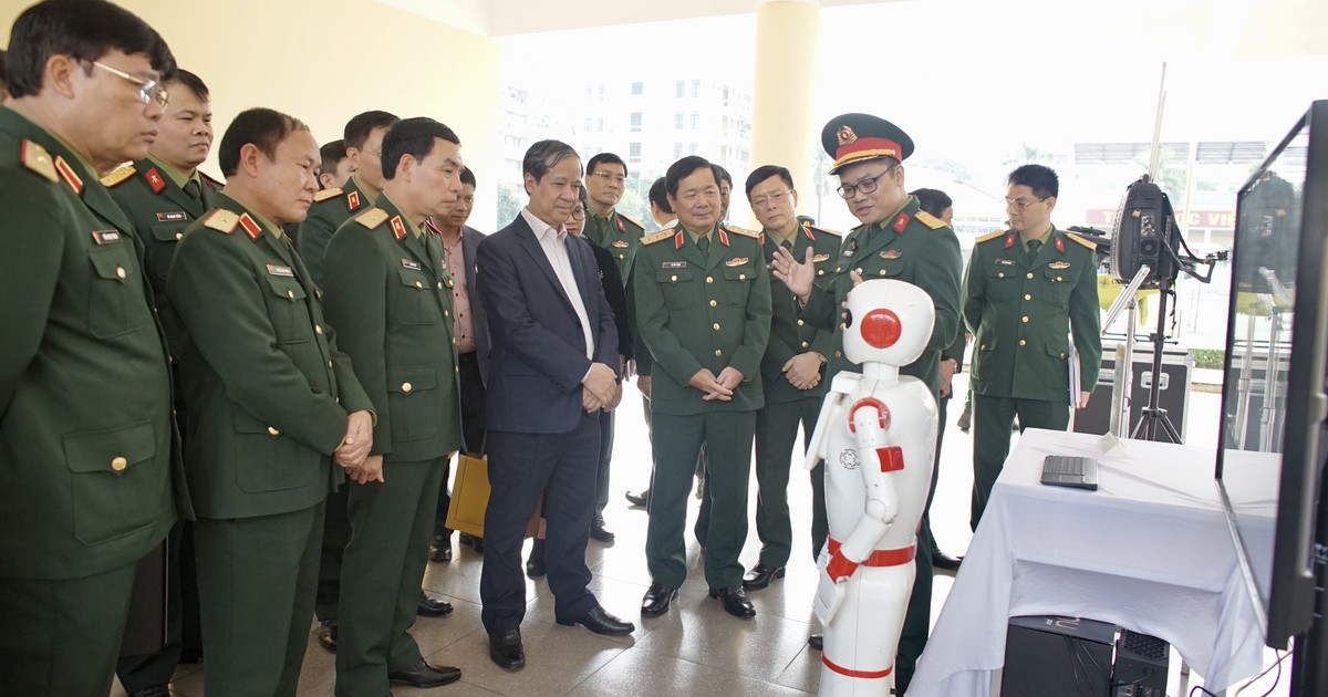 Bộ trưởng Nguyễn Kim Sơn thăm, làm việc tại Học viện Kỹ thuật quân sự