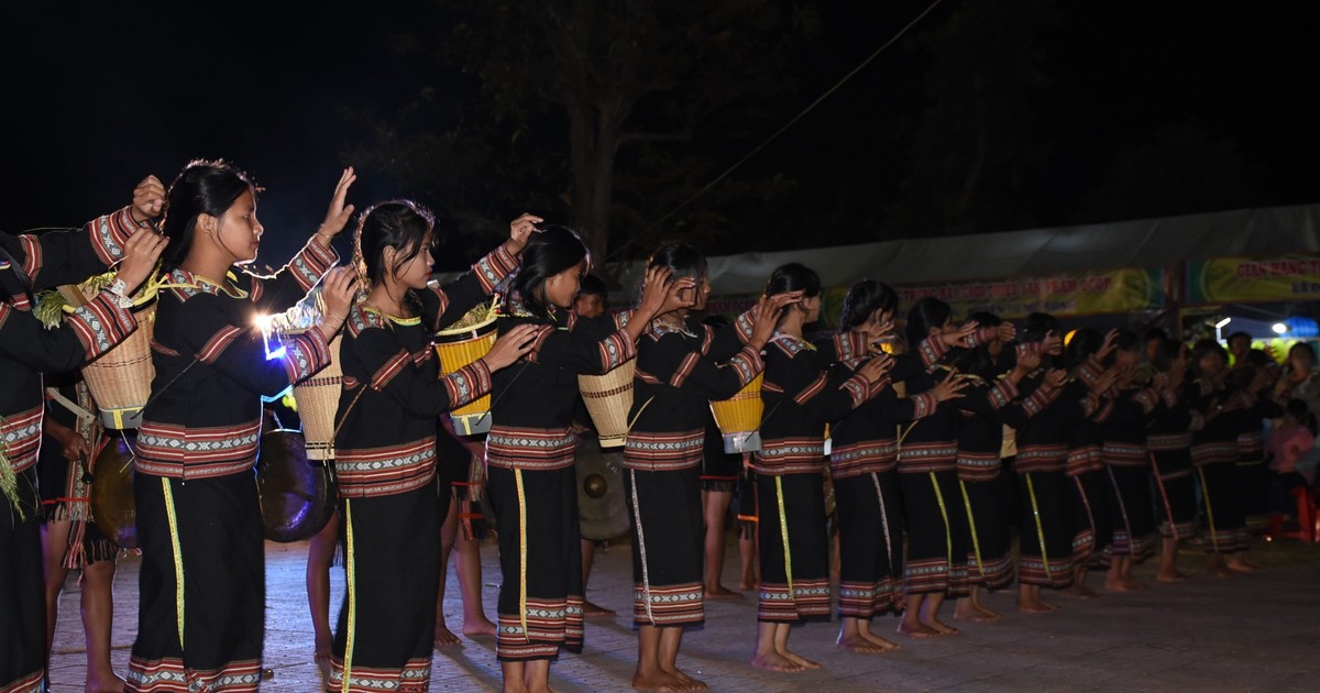 Tạo môi trường &apos;học mà vui&apos; giữ chân học trò mùa lễ Tết