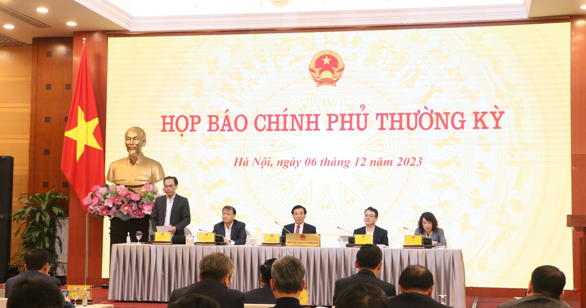 Bộ GD&ĐT nói về việc học sinh xúc phạm giáo viên, vấn đề dạy thêm học thêm