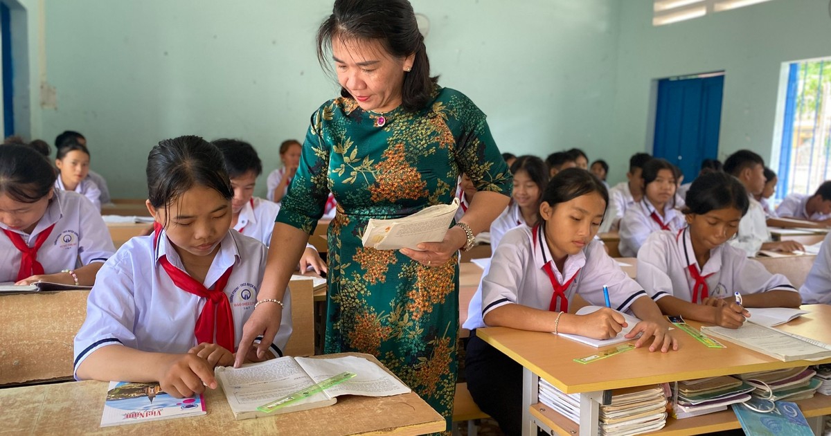 Nhen nhóm hạnh phúc tới trường bằng tình yêu thương và sẻ chia