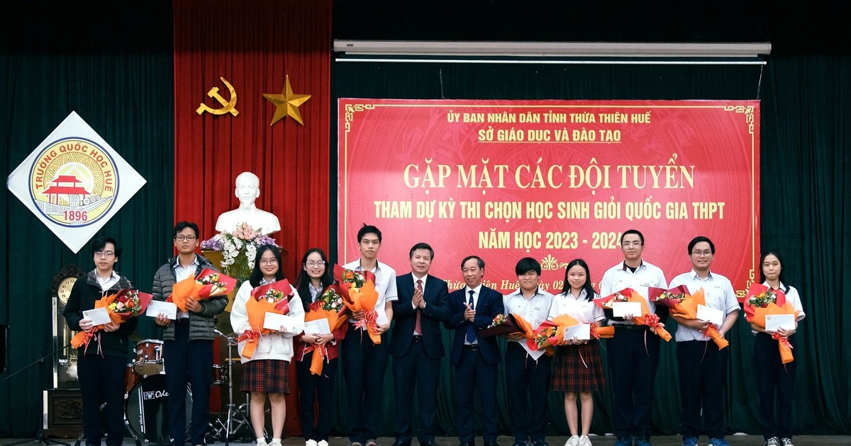 Một trường THPT ở Thừa Thiên Huế có 74 học sinh đạt giải học sinh giỏi quốc gia