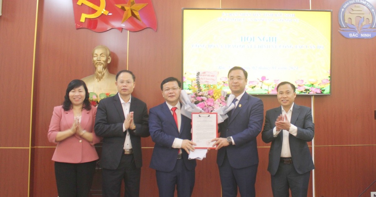 Bắc Ninh trao quyết định về công tác cán bộ giáo dục