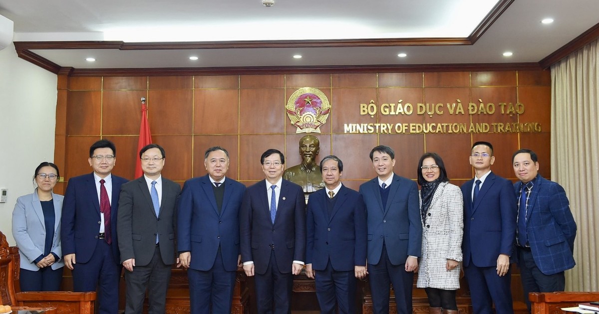 Bộ trưởng Nguyễn Kim Sơn tiếp Chủ tịch Hội đồng Đại học Thanh Hoa