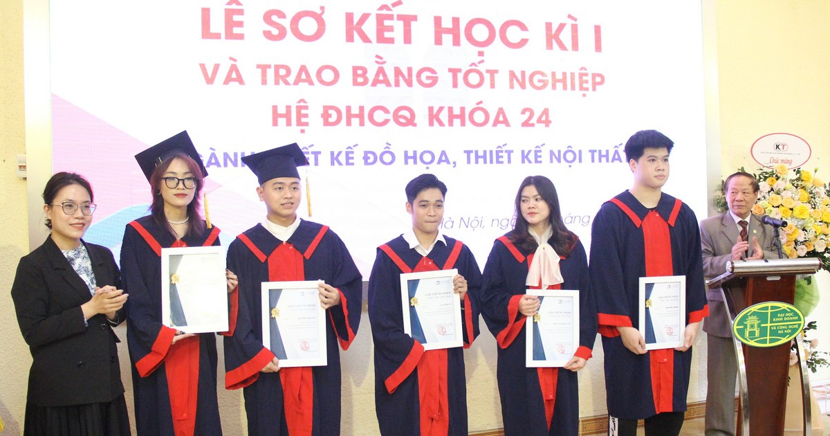 25 SV mỹ thuật ứng dụng Trường ĐH KD&CN Hà Nội nhận bằng tốt nghiệp