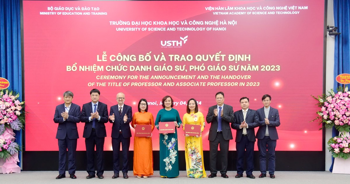 Trường ĐH Khoa học và Công nghệ Hà Nội có thêm 3 nữ tân giáo sư và phó giáo sư