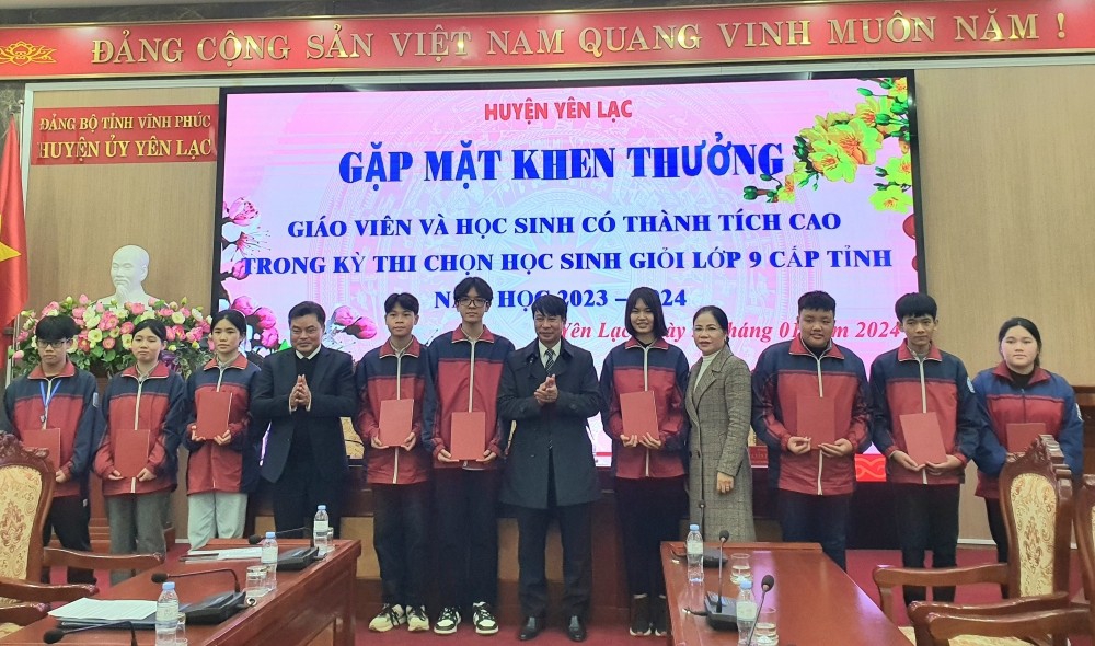 Biểu dương giáo viên, học sinh huyện Yên Lạc có thành tích trong kỳ thi HSG tỉnh