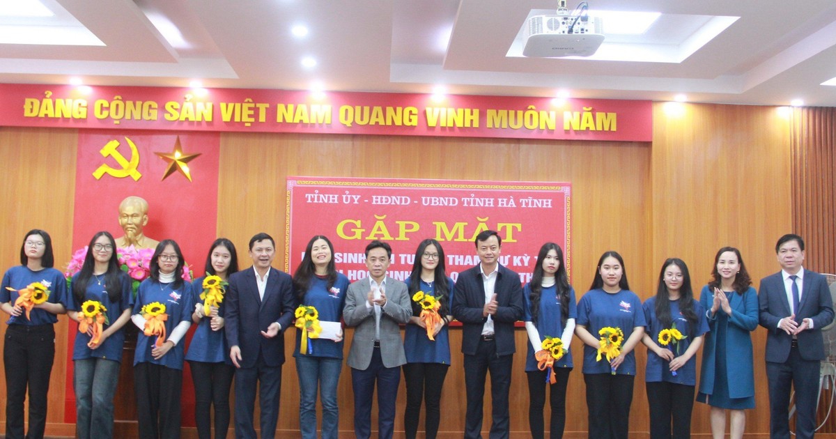 Lãnh đạo Hà Tĩnh gặp mặt, chúc mừng thí sinh thi học sinh giỏi quốc gia