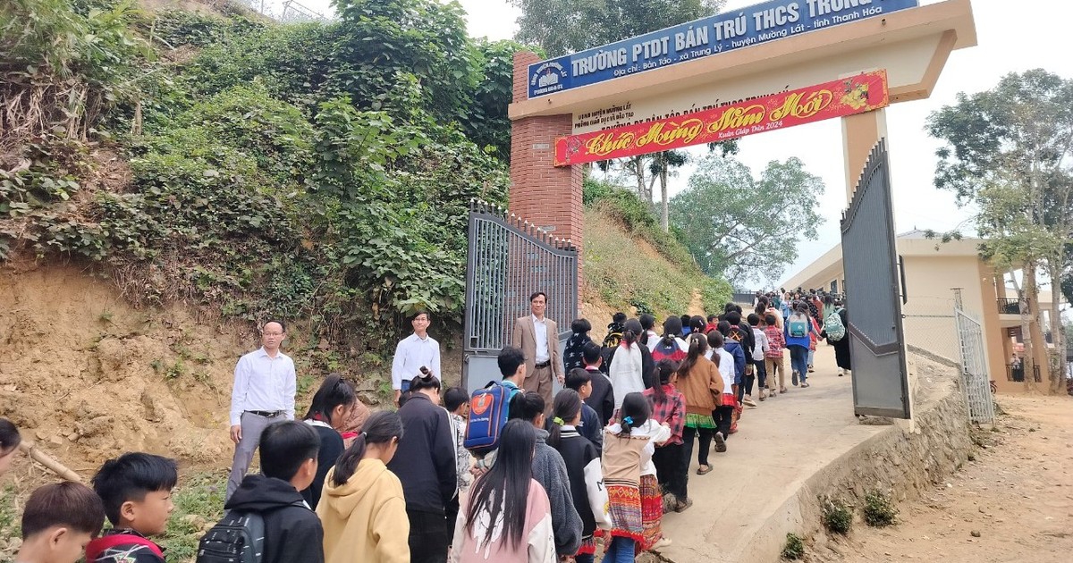 Học sinh bán trú, nội trú Thanh Hóa hồ hởi trở lại trường sau Tết
