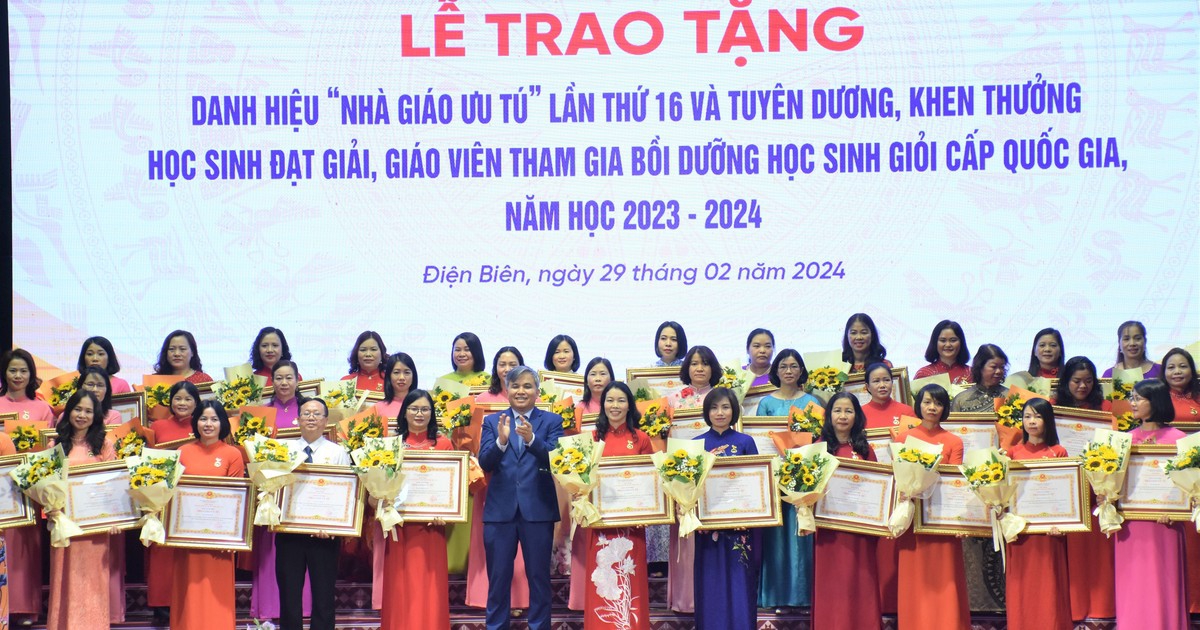 Điện Biên: Trao danh hiệu Nhà giáo ưu tú tới 43 thầy cô