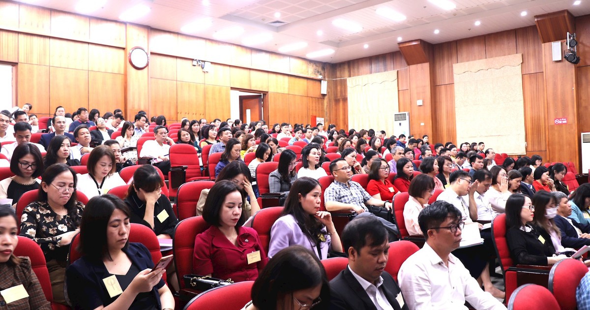 Gần 23.000 giáo viên Hà Nội được thăng hạng và hưởng lương mới