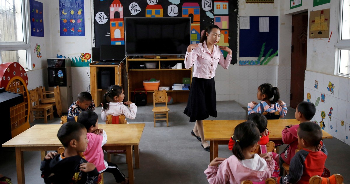 Trung Quốc suy giảm dân số trong độ tuổi đi học