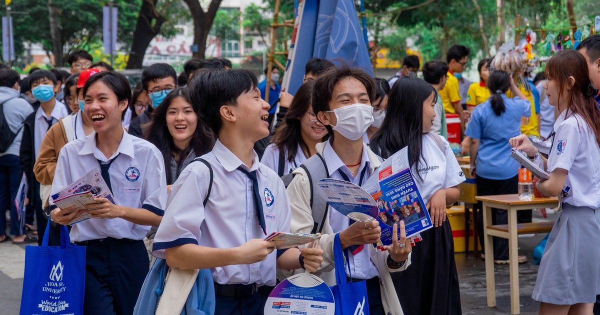 Tung học bổng hấp dẫn thu hút tuyển sinh