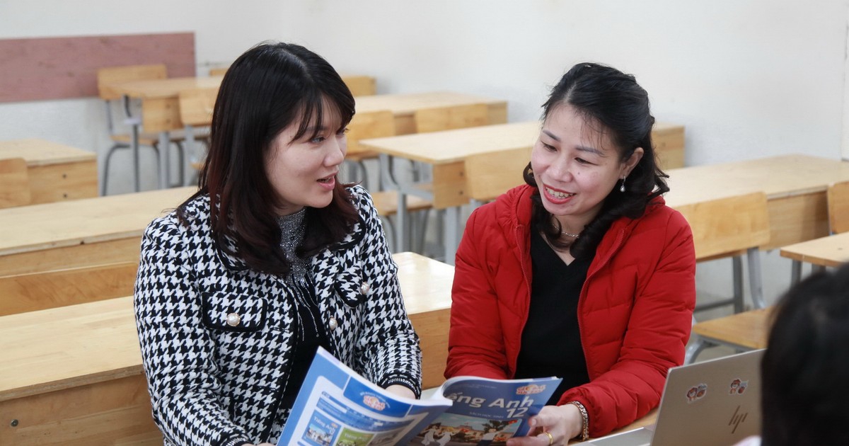 Hà Nội giới thiệu sách giáo khoa lớp 5, lớp 12 cho hơn 30.000 giáo viên
