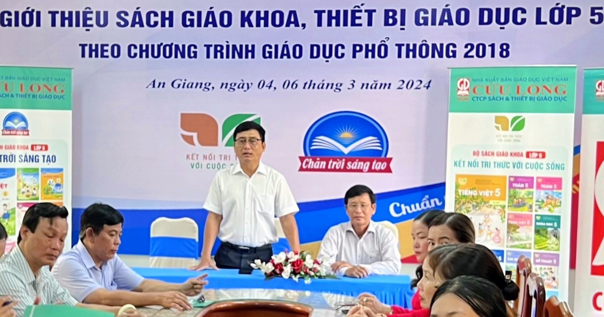 Hơn 2.400 cán bộ quản lý và giáo viên An Giang tiếp cận sách giáo khoa lớp 5