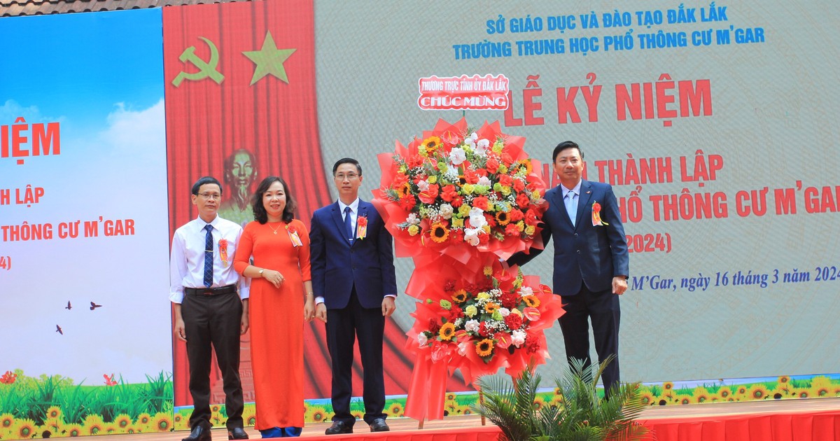 Trường THPT Čư M’gar kỷ niệm 40 năm thành lập