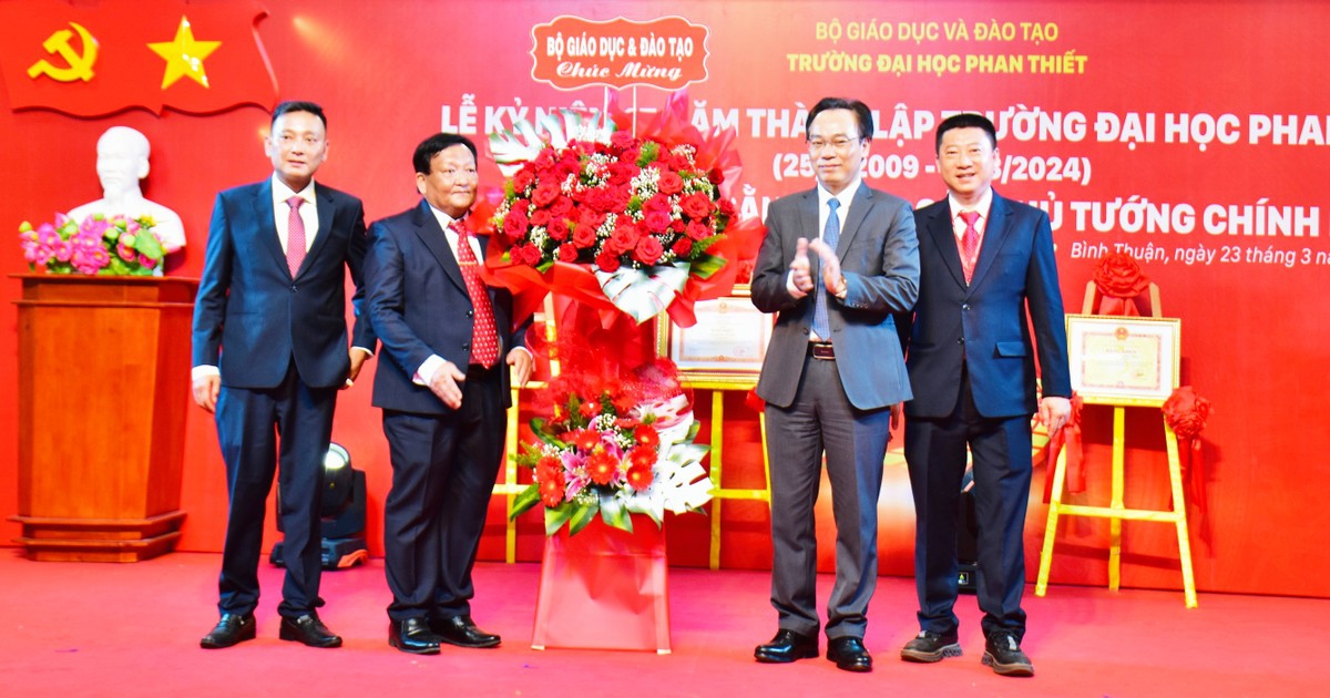 Trường Đại học Phan Thiết kỷ niệm 15 năm thành lập