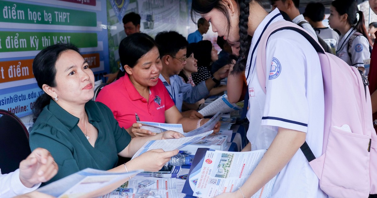 Tuyển sinh 2024: Rộng &apos;cửa&apos; lựa chọn