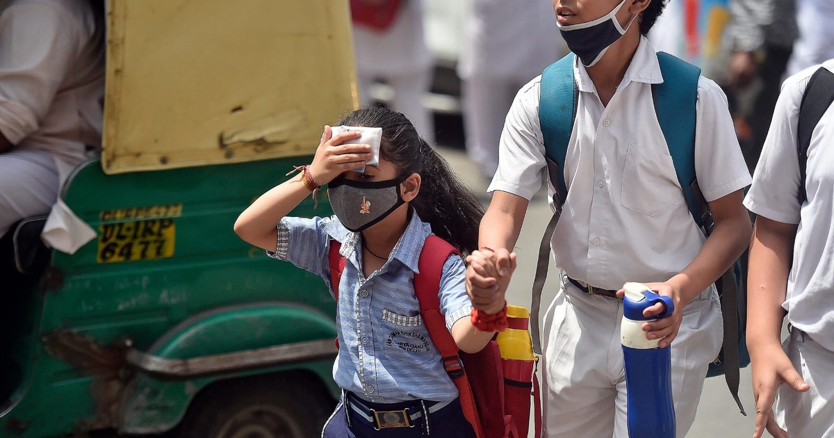 Học sinh Ấn Độ nghỉ hè sớm vì nắng nóng