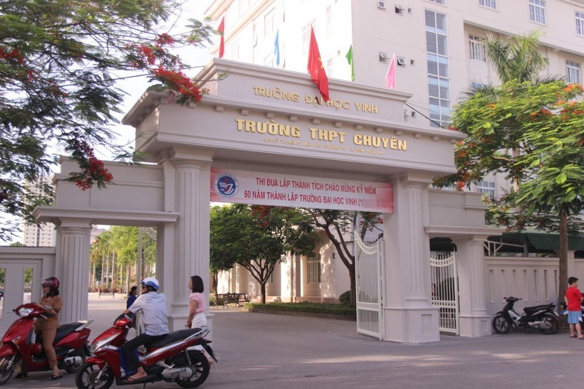 Hơn 2.100 hồ sơ đăng ký thi vào lớp 10 Trường THPT chuyên ĐH Vinh