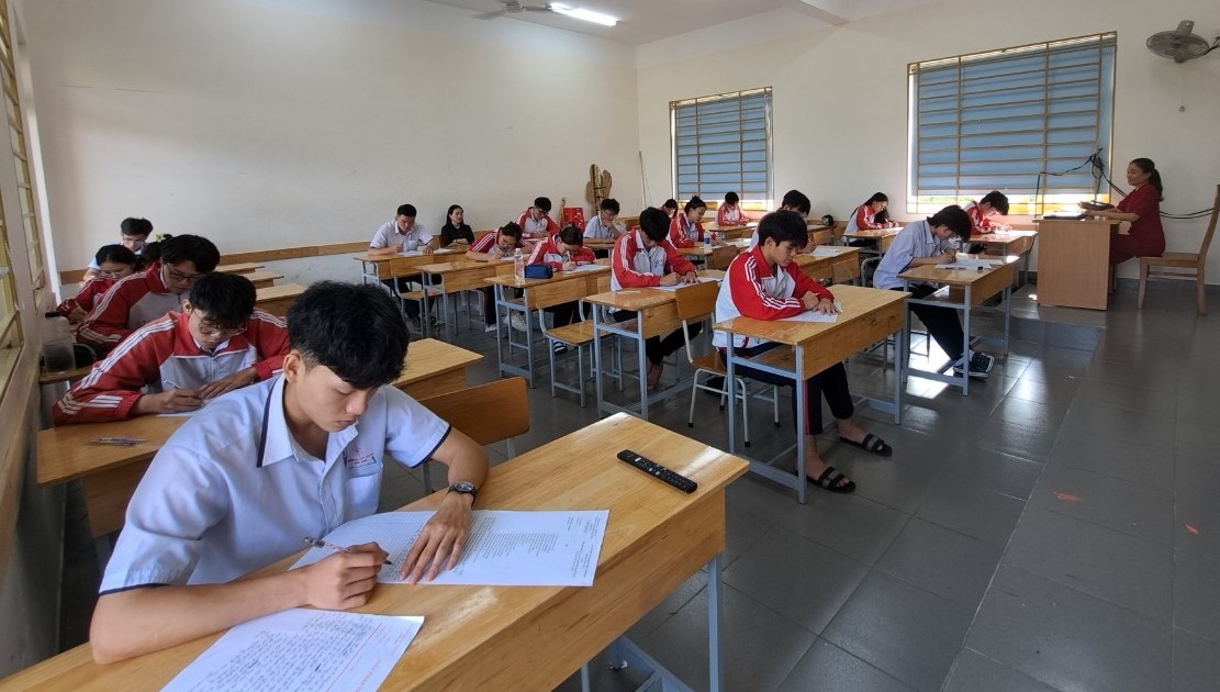 Kon Tum tăng tốc ôn tập cho học sinh thi tốt nghiệp THPT