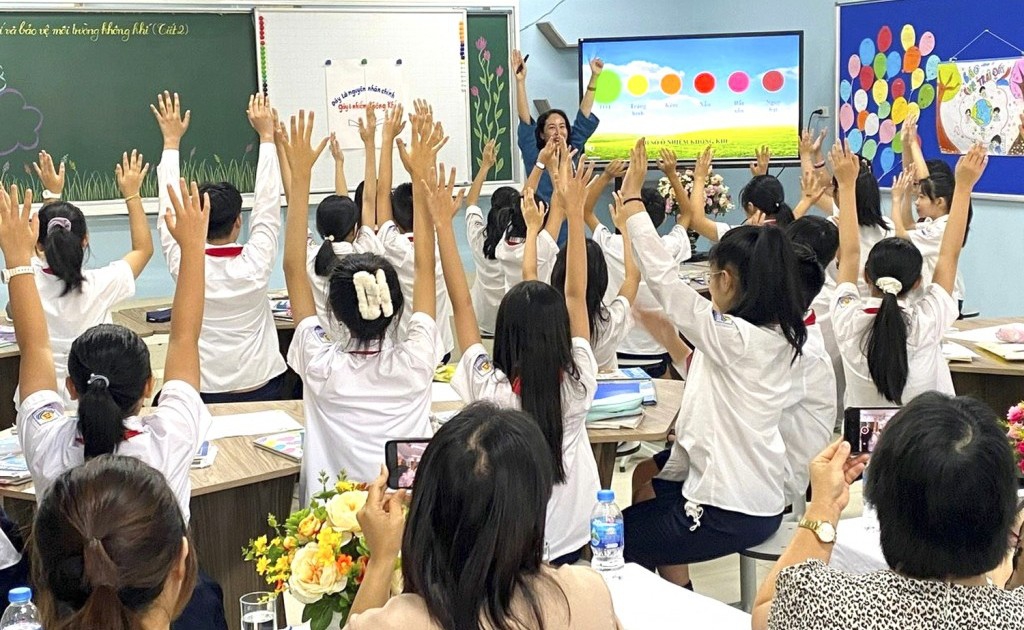 Định mức giảm giờ dạy cho giáo viên làm công tác công đoàn không chuyên trách?