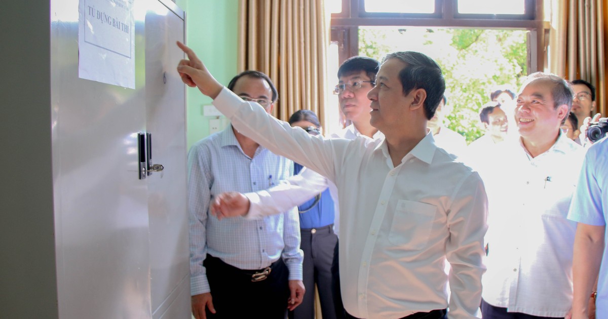 Bộ trưởng Nguyễn Kim Sơn làm việc về công tác chuẩn bị thi TN THPT ở Quảng Ngãi